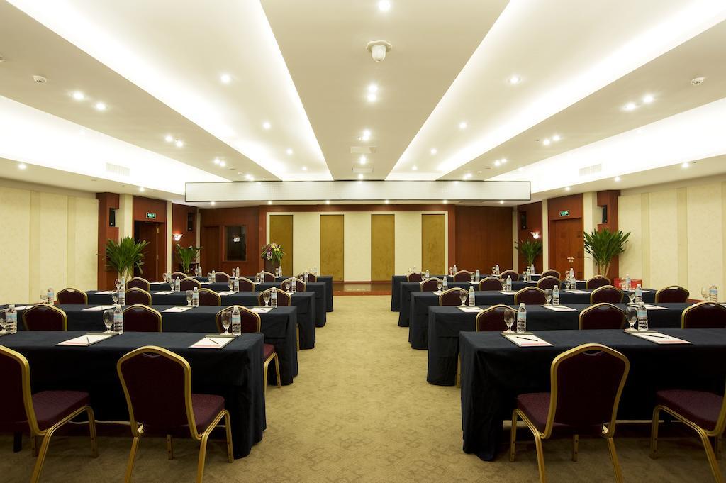 Hotel Ramada Plaza By Wyndham Chongqing West Exterior foto